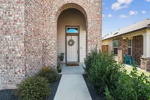 141 Rowdy Yates Wy, Jarrell, TX 76537 - Photo 3