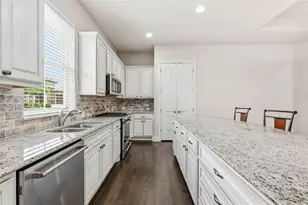 204 Delfino Cir, Lakeway, TX 78734 - Photo 9