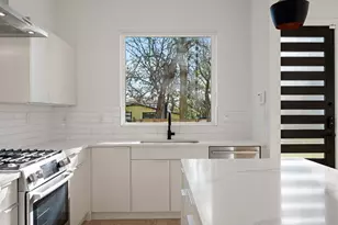 910 Nalide St, Austin, TX 78745 - Photo 11