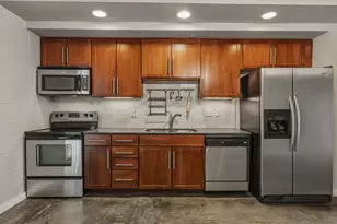 1305 E 6th St, Austin, TX 78702 - Photo 11