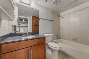 1305 E 6th St, Austin, TX 78702 - Photo 17