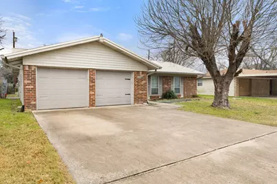 2204 Smith Avenue, Taylor, TX 76574 - Photo 3
