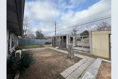2204 Smith Avenue, Taylor, TX 76574 - Photo 39
