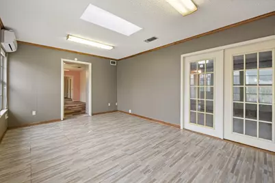 2204 Smith Avenue, Taylor, TX 76574 - Photo 23