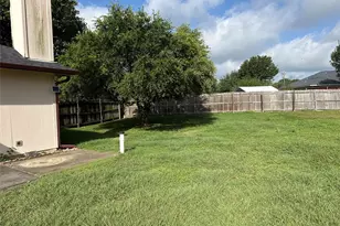 211 Brent Blvd, Kyle, TX 78640 - Photo 3