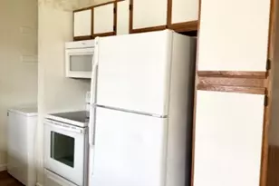 728 W San Antonio St, Lockhart, TX 78644 - Photo 5