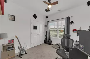 218 Oldbridge Dr, Hutto, TX 78634 - Photo 33