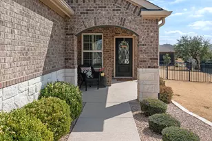 610 Chambers Creek Ct, Georgetown, TX 78633 - Photo 5