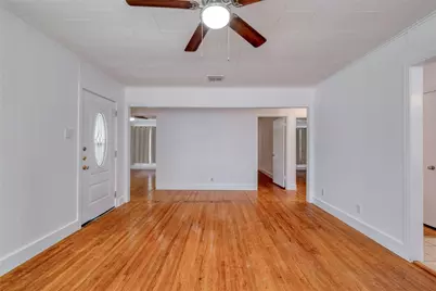 511 Sloan Street, Taylor, TX 76574 - Photo 7