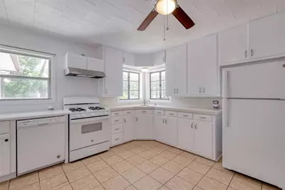 511 Sloan Street, Taylor, TX 76574 - Photo 9