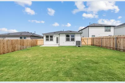 329 Sullivan Way, Elgin, TX 78621 - Photo 19