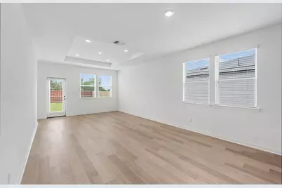 329 Sullivan Way, Elgin, TX 78621 - Photo 9