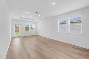 329 Sullivan Wy, Elgin, TX 78621 - Photo 9