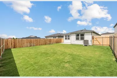 329 Sullivan Way, Elgin, TX 78621 - Photo 23