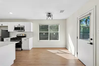 1708 E 17th Street #B, Austin, TX 78702 - Photo 9