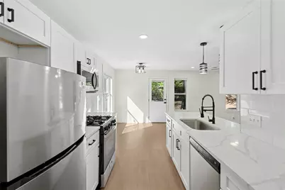 1708 E 17th Street #B, Austin, TX 78702 - Photo 13