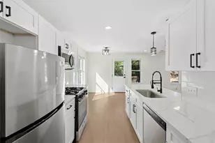 1708 E 17th St, Austin, TX 78702 - Photo 13