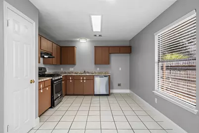 16207 Parkway Drive, Pflugerville, TX 78660 - Photo 11