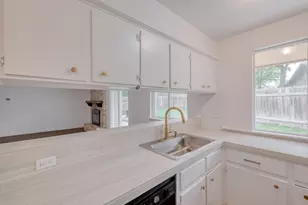 10214 Oak Hollow Dr, Austin, TX 78758 - Photo 17