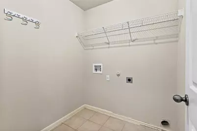 9401 Pioneer Forest Drive, Austin, TX 78744 - Photo 23