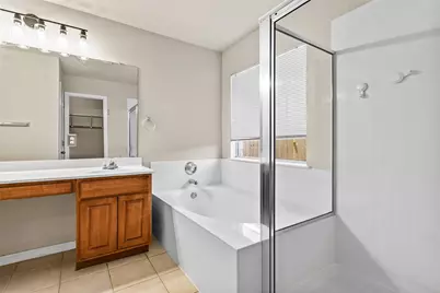 9401 Pioneer Forest Drive, Austin, TX 78744 - Photo 15