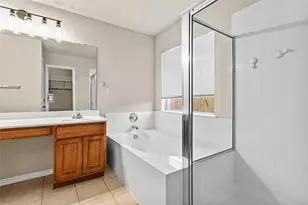 9401 Pioneer Forest Dr, Austin, TX 78744 - Photo 15