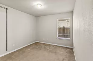 9401 Pioneer Forest Dr, Austin, TX 78744 - Photo 17