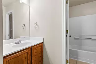 9401 Pioneer Forest Dr, Austin, TX 78744 - Photo 19