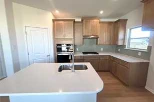 338 Dogvane Cir, Kyle, TX 78640 - Photo 3