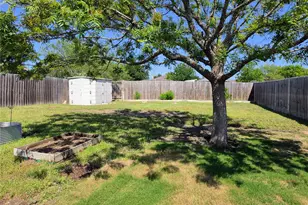 226 Lakemont Dr, Hutto, TX 78634 - Photo 35