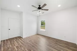 1110 Caldwell, Lexington, TX 78947 - Photo 21