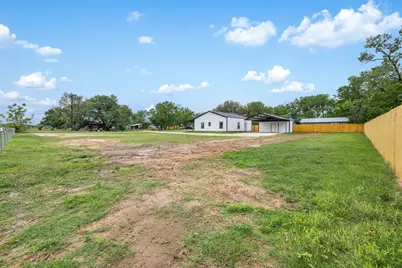 1110 Caldwell, Lexington, TX 78947 - Photo 7