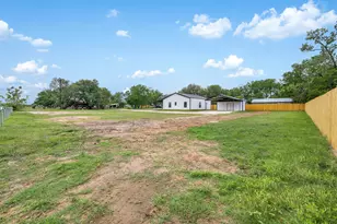 1110 Caldwell, Lexington, TX 78947 - Photo 7