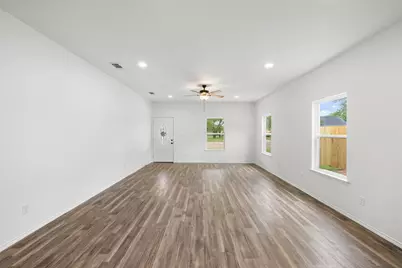1110 Caldwell, Lexington, TX 78947 - Photo 9