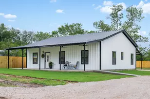 1110 Caldwell, Lexington, TX 78947 - Photo 3
