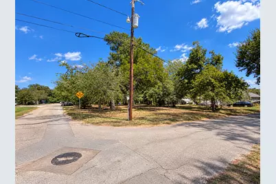 917 Proctor Street, Lockhart, TX 78644 - Photo 7