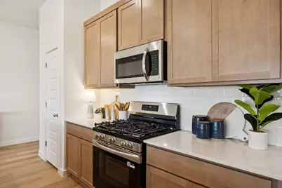 106 Malibu, Hutto, TX 78634 - Photo 3