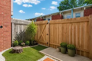 1221 W Hopkins St, San Marcos, TX 78666 - Photo 11