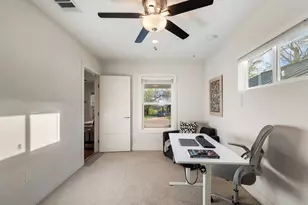 2702 Crest Ave, Austin, TX 78702 - Photo 27