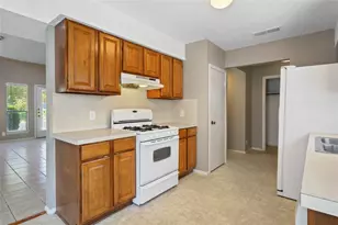 8005 Hood Cir, Austin, TX 78745 - Photo 7