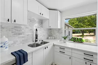 14300 Summit View Drive, Leander, TX 78641 - Photo 13