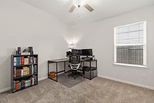 934 Main St, Hutto, TX 78634 - Photo 15