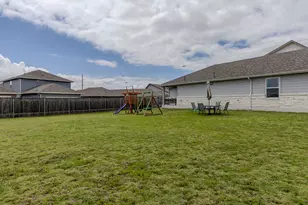 934 Main St, Hutto, TX 78634 - Photo 31