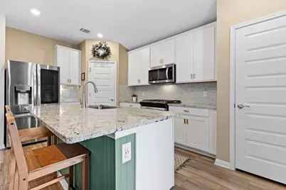 934 Main Street, Hutto, TX 78634 - Photo 23