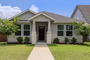 934 Main St, Hutto, TX 78634 - Photo 1