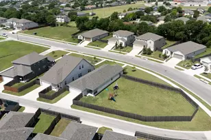 934 Main St, Hutto, TX 78634 - Photo 35