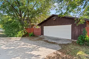 1543 W Clark St, Bartlett, TX 76511 - Photo 37
