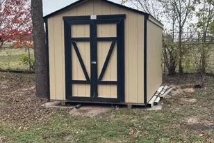 300 Evergreen St, Burnet, TX 78611 - Photo 23