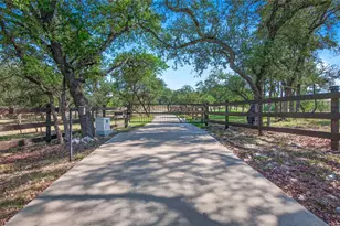 1051 Trailhead Cir, Dripping Springs, TX 78620 - Photo 39