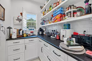 262 E Ridgewood Rd, Georgetown, TX 78633 - Photo 11